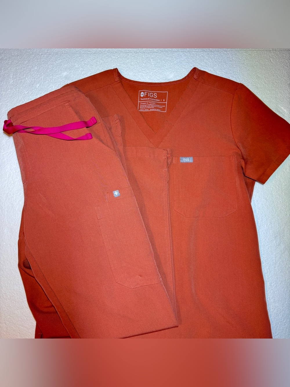 FIGS Women’s Scrub Set - V-Neck Catarina Top & Yola High Rise Slim Pants S